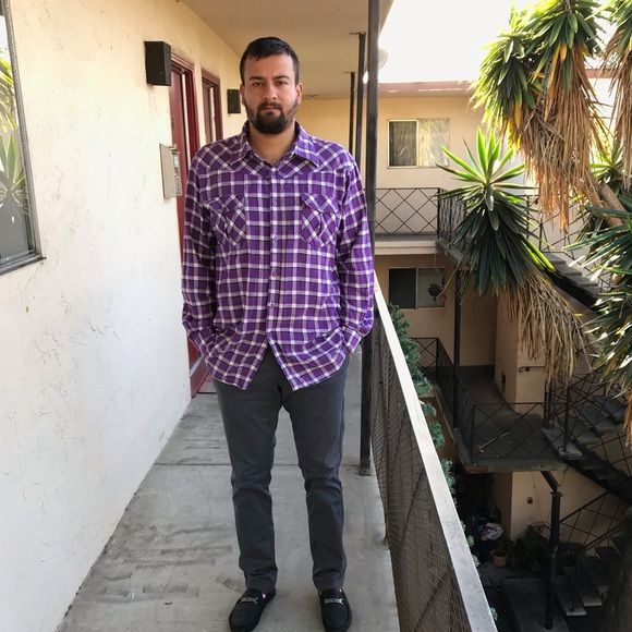 Casual button down shirt in great condition - Picture 2 of 8